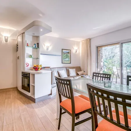 Lägenhet Cala Sultana-17 By Interhome